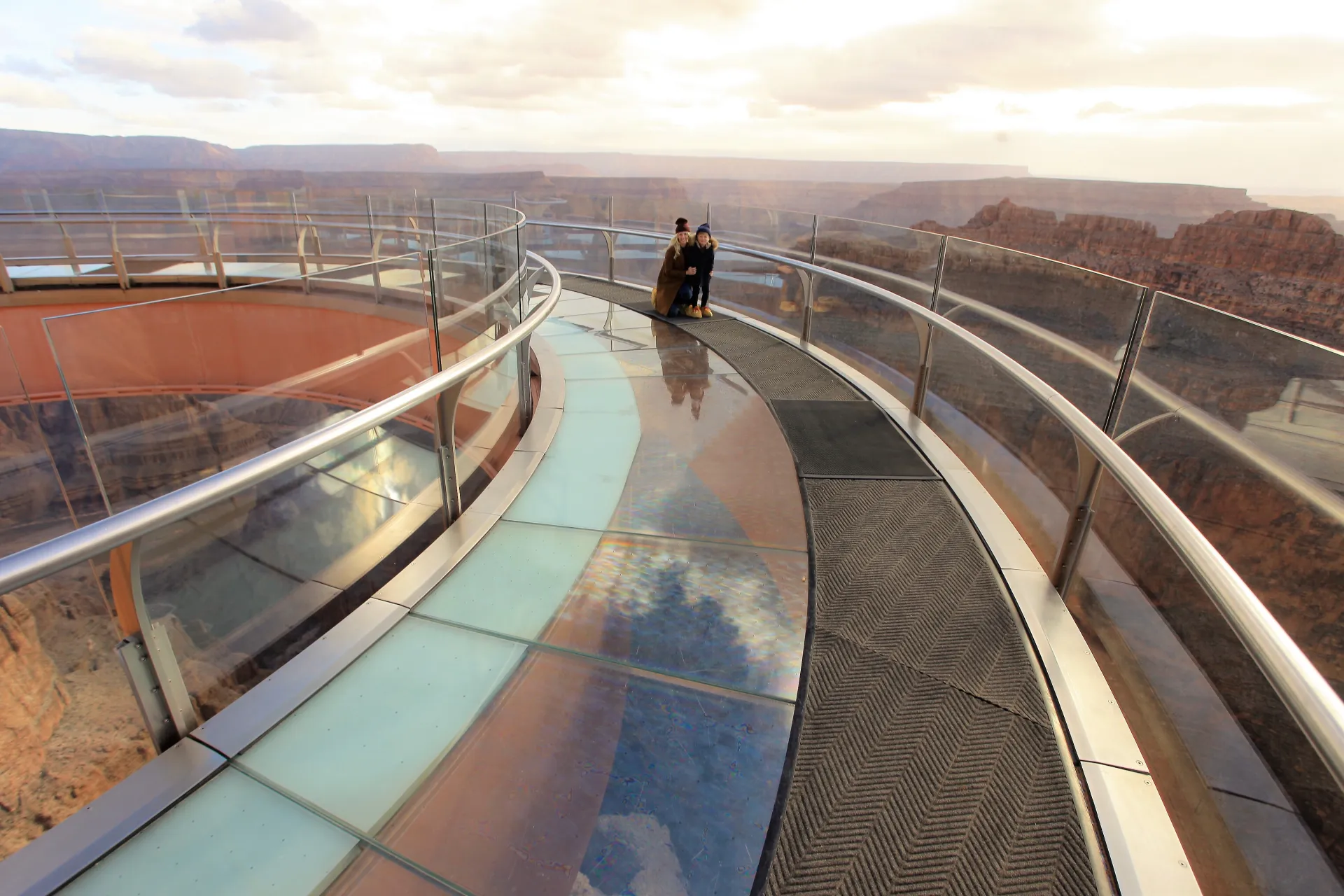 Cây cầu “Skywalk - lối đi trên trời”